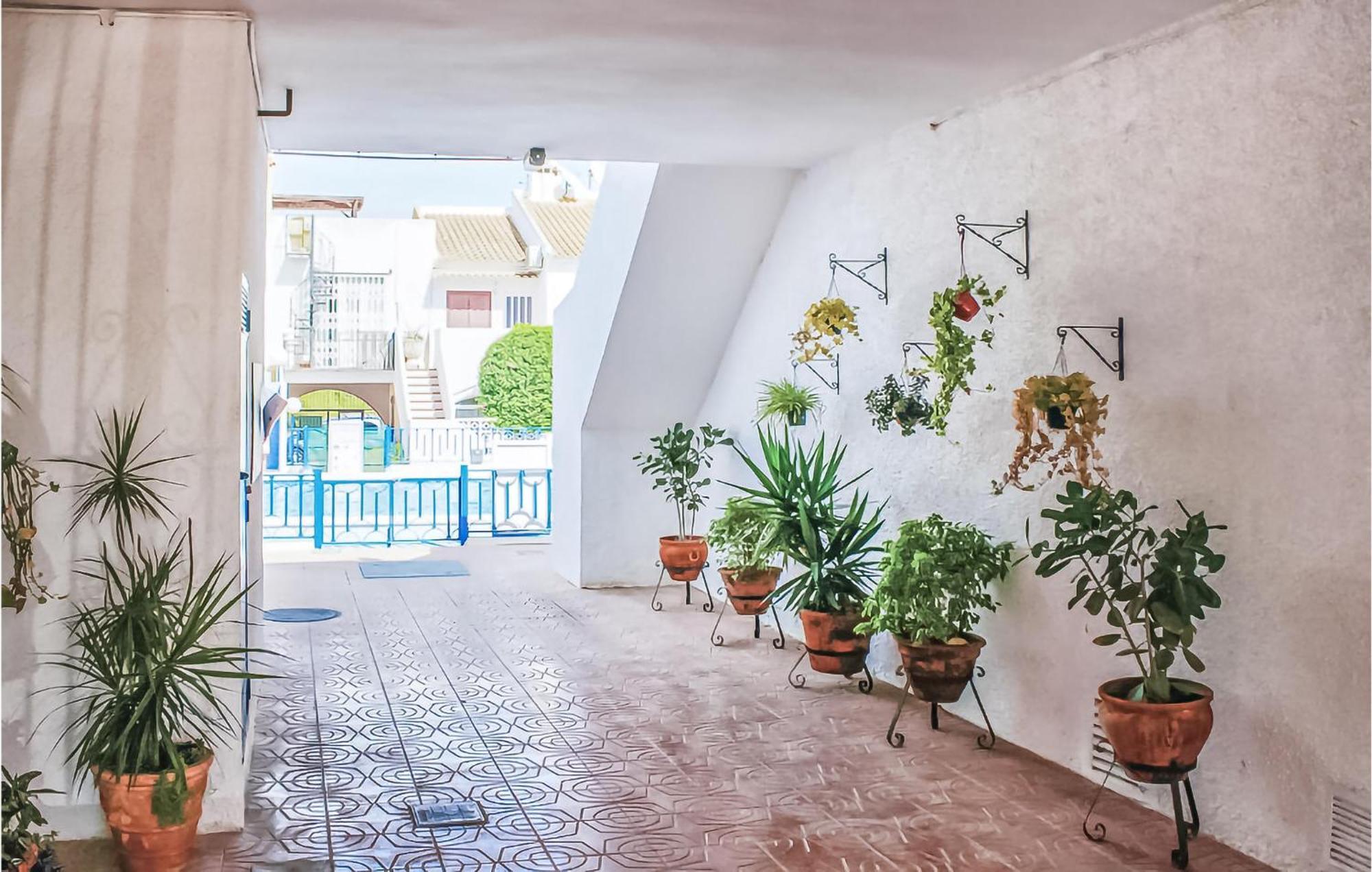 Amazing Apartment In Torrevieja With Wifi Exterior foto