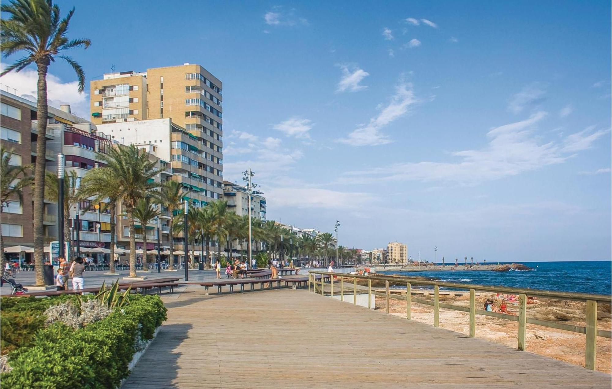 Amazing Apartment In Torrevieja With Wifi Exterior foto